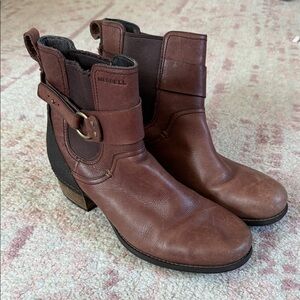 Merrell Shiloh Brown Leather Mid-Heel Ankle Booties with Strap Detail